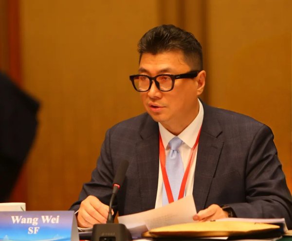 智慧优配 一副 AI 眼镜启示录：感受巨头们拥抱AI与突围之路